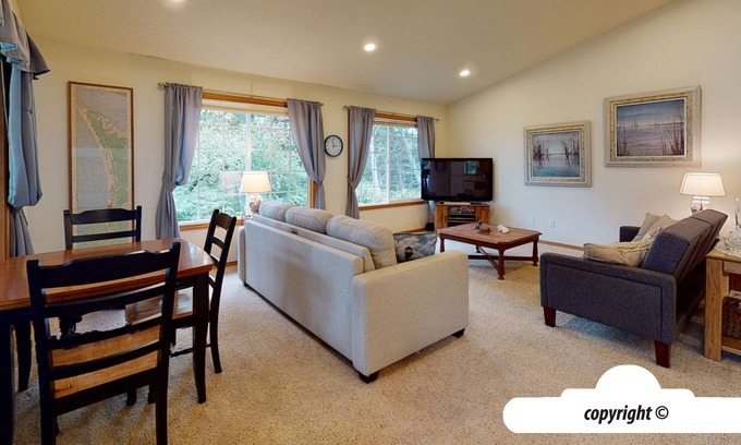 Sunset Beach House | ELK`S HOLLOW at Sunset Beach, Warrenton: Near Ocean