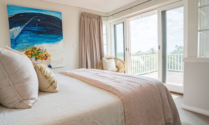 Eagle Bay House | Ellavista LUXE beachside home with ocean views and WIFI