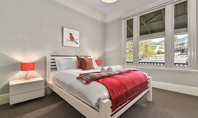 West Launceston Cottage | Ellemel Character Cottage