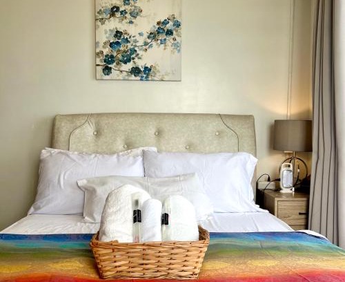 Bantud Hacienda Apartment | Elles Escape - One Bedroom with Balcony