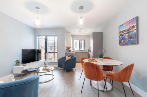 Cheltenham Apartment | Elliot Oliver - Cosy 2 Bedroom Town Centre Apartment