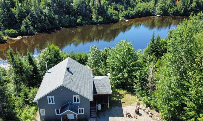 Saint Come Ski Chalet | Elliso : lake | ski | outdoor fire pit