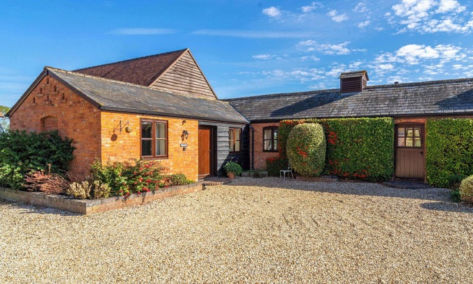 Mangotsfield House | Elm End Cottage - Single-Storey Farm Retreat