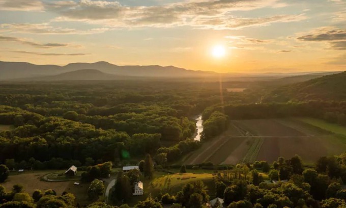 Catskill Apartment | Elmhurst House/Town-House- Top Floor - 3bd Catskill Mtn View