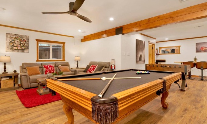 Big Bear Ski Chalet | Elmwood Place- Hot Tub- Packed Game Room