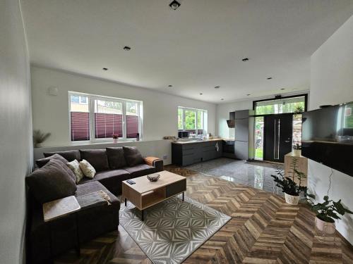 Elva Cabin | Elva Majutus - Puhkemaja - Hot Tub l Sauna l BBQ