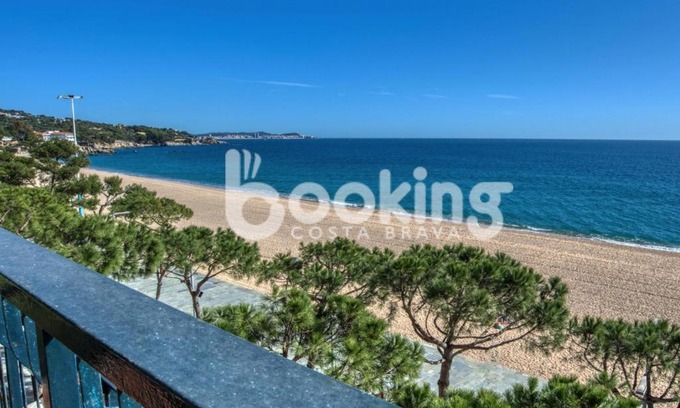 Platja d'Aro Apartment | Embajador 2 Apartament a primera línia de mar per 5 persones