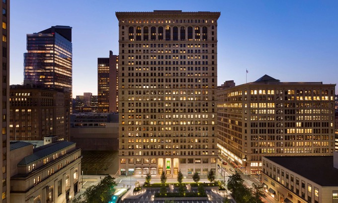 Downtown Pittsburgh Hotel | Embassy Suites Pittsburgh-Downtown
