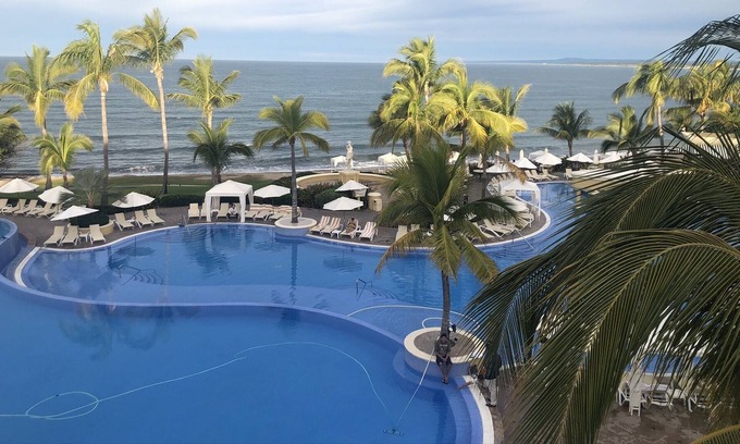 Cerritos Resort | Emerald Bay Premier Resort in Mazatlán