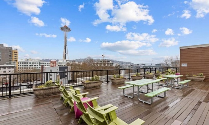 Lower Queen Anne Apartment | Emerald City Pentouse