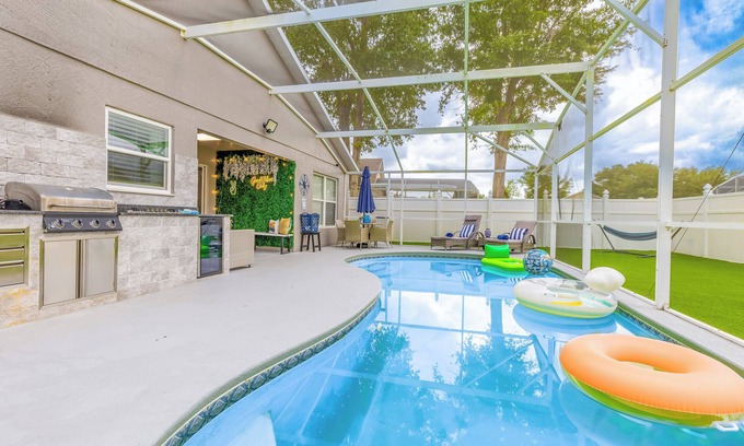 Clear Creek House | Encanto/14 Ppl/Pool/Close to Disney Parks/Games