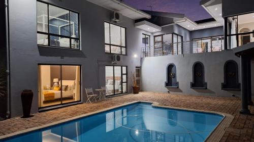 Oudtshoorn Apartment | Enchanted Guests