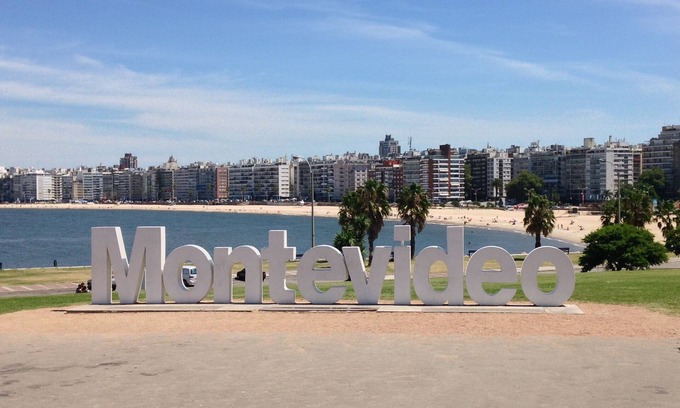 Punta Carretas Apartment | Enchanting apartment with AC and balcony in Montevideo.