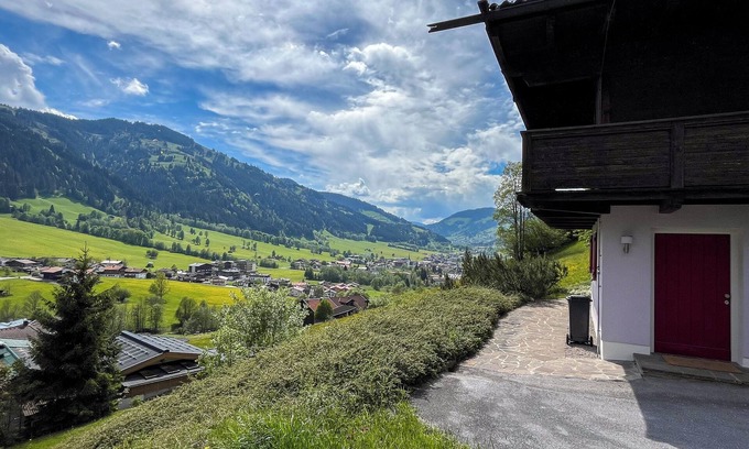 Hopfgarten im Brixental Ski Chalet | Enchanting chalet in a panoramic location