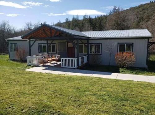 Ruch House | Enchanting Getaway Farmhouse And Tiny House Duo