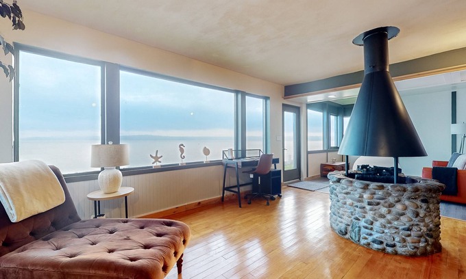 Vashon Island House | Enchanting & tranquil waterfront escape with patio, fire pit, & amazing views