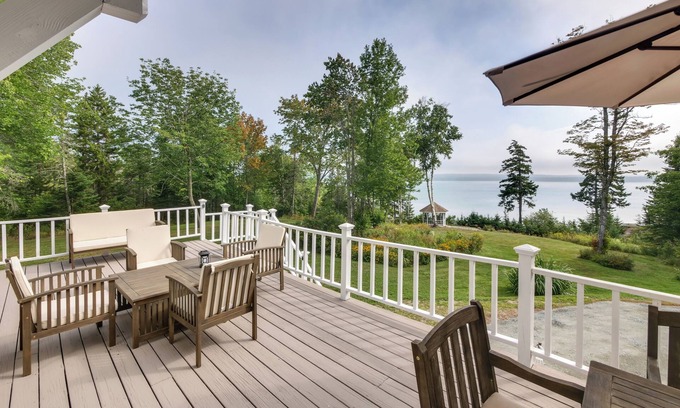 Sorrento House | Enchanting Waterfront Sorrento Home w/Deck!