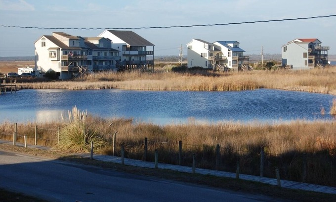 Sneads Ferry House | End of island: Ocean/Sound/Pond views. 3B/3Ba. Pets! 3m walk to beach crossover!