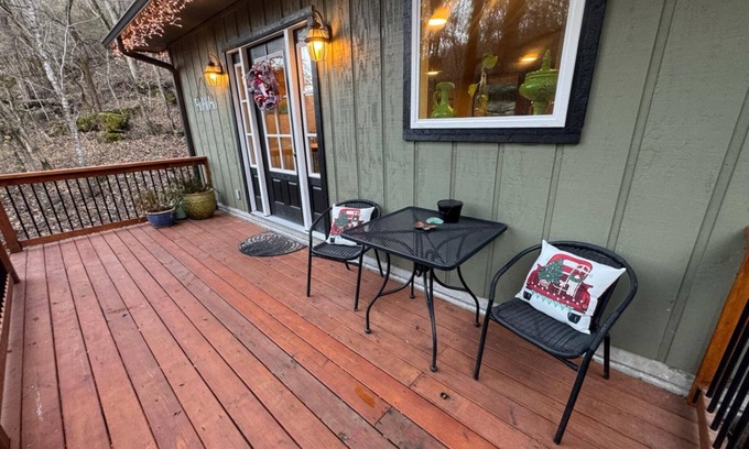 Eureka Springs Cottage | End of summer rates