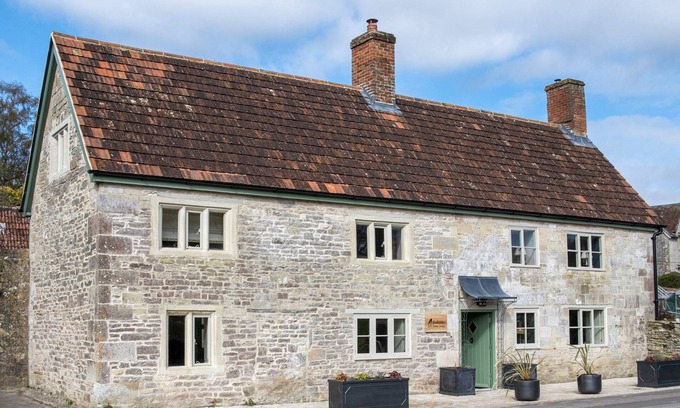 Teffont Evias Cottage | ENDERLEY, pet friendly, character holiday cottage in Salisbury