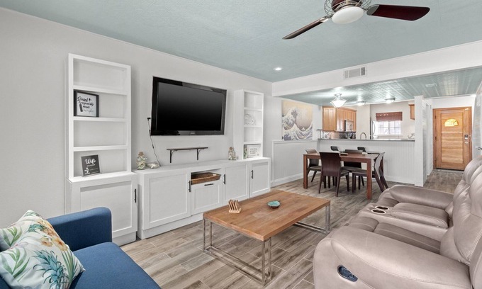 Silver Sands House | Endless Summer beach retreat πππ 3 min walk to the beach