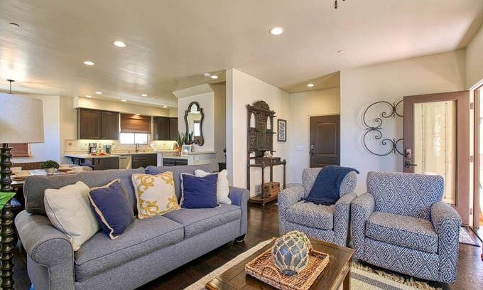 Downtown House | Endless Summer with Ocean Views, Ocean Side Hwy 101