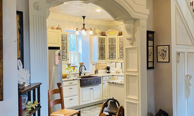 Skaneateles Cottage | English cottage style circa 1814 stone school house - Skaneateles, NY