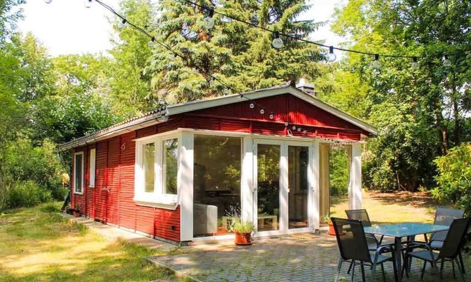 Kleinzerlang House | Enjoy your vacation on a spacious private property right by the water