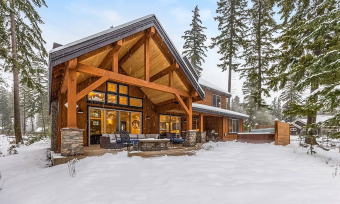 Cle Elum House | Enjoy a Free Luxury Upgrade+Spa+Game Room & Pet Friendly/3Mins Lodge