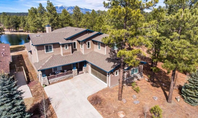 Flagstaff House | Enjoy a large, premium property with amazing views in Flagstaff!