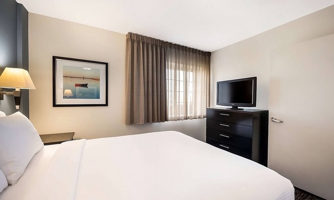 Gahanna Resort | Enjoy a Memorable Stay in Gahanna with Exceptional Amenities Next to the Airport