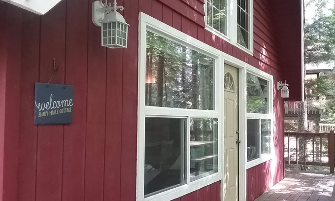 Hoodsport Cabin | Enjoy a Relaxing Weekend in the Woods at Shady Maple Cottage🌲🍂🍁