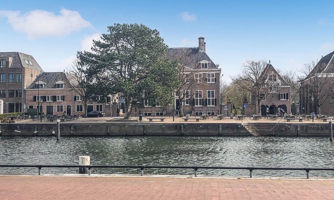 Municipality of Hellevoetsluis Boat Rental | Enjoy a special vacation on this inviting houseboat.