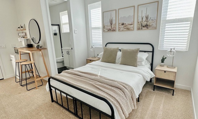 San Tan Valley House | Enjoy a wonderful experience at this centrally-located private casita