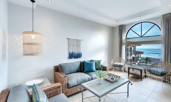 Jaco Condo | Enjoy an enchanting beach vacation