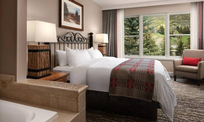 Highland Meadows Condo | Enjoy Fall Weekend in a 2brm condo in lovely Vail-Marriott Resort. Great price.