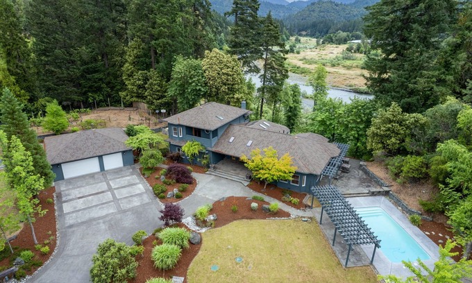 Willow Creek Apartment | Enjoy the Serenity on this 5-acre multi-unit Estate with 1 bdr suite pool house