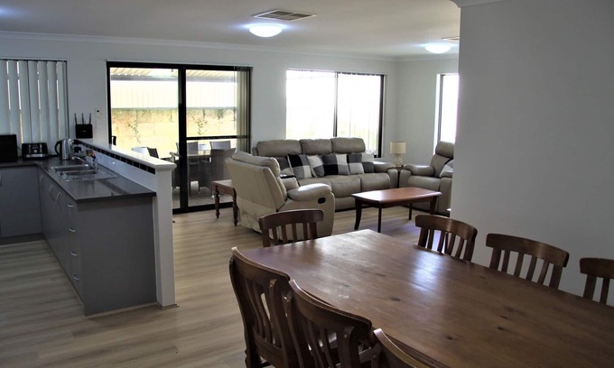 Byford House | Enjoy the space and privacy