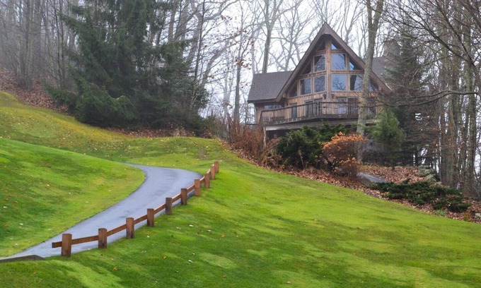 Burnsville Cabin | Enjoy this custom built home within the exclusive Mountain Air, Resort