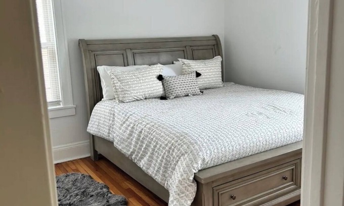 Cleveland Apartment | Enjoy this historic charming spacious clean One-bedroom Apartment. Pet Friendly