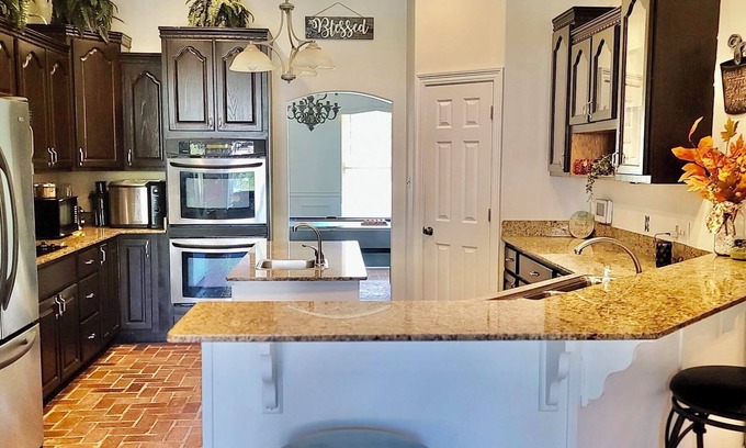 Gulfport House | Enjoy Your Whole Family In one House W/13 Beds