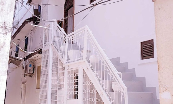 Stone Town Apartment | Enjoyable apartment with AC in vibrant Zanzibar