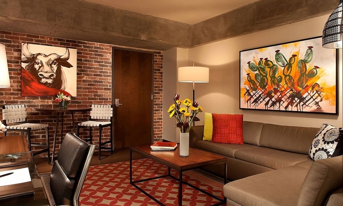 Downtown San Antonio Hotel | Ensuring a Very Comfortable Stay! 2 Relaxing Units, City View, Outdoor Pool