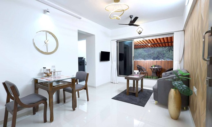 Andheri East House | Entire 1 BHK Apartment (Balcony)