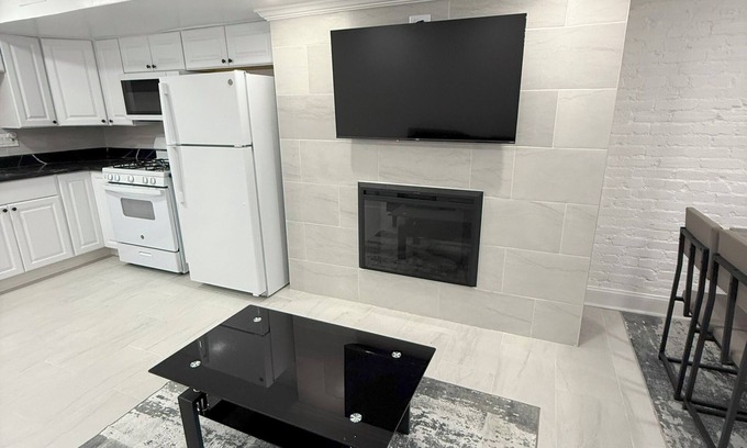 Shaw Apartment | Entire 1 BR near the convention center