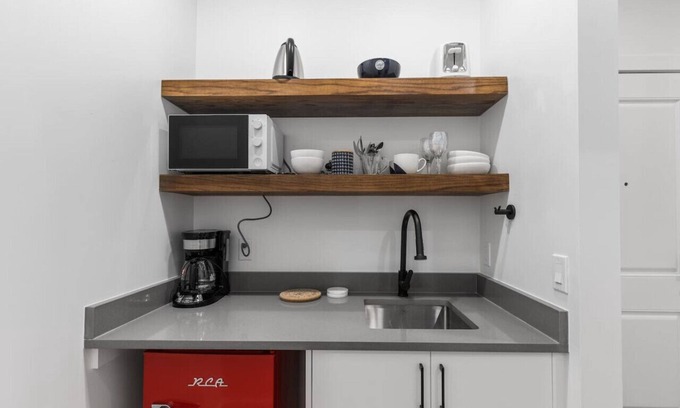 Banff Trail Apartment | Entire 1BDR Suite Direct Entrance | Papaya Suite