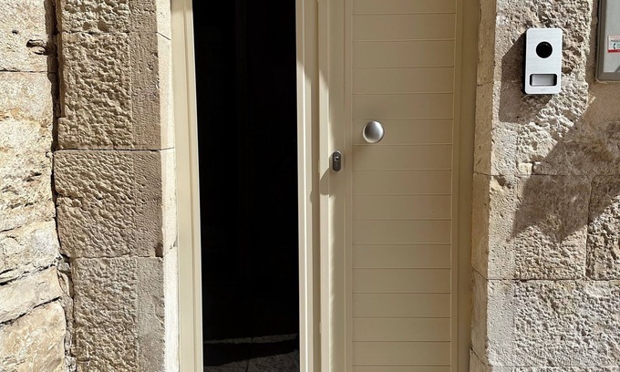 Palo del Colle Apartment | Entire apartment 40 sqm - self check in, electronic opening. Maximum privacy