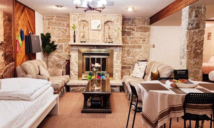 Transcona House | Entire Cozy Basement Studio in Winnipeg South Transcona