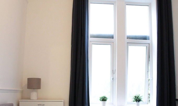 Copers Cope Apartment | Entire fresh & modern London studio 4