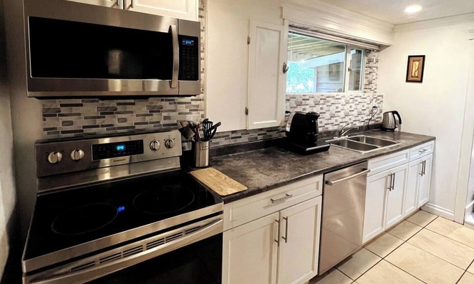 District of North Vancouver House | Entire Guest suite in North Vancouvern